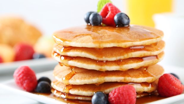 Pfannkuchen mit Beeren